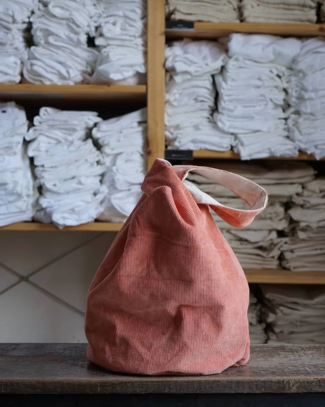 CORDUROY KNOT BAG