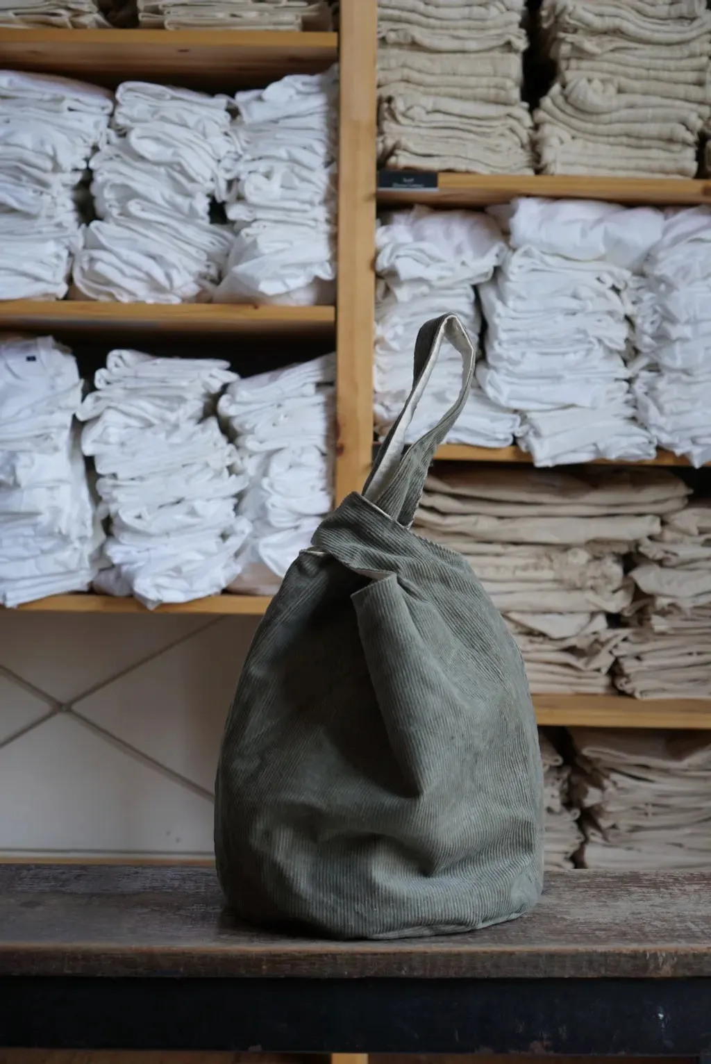 CORDUROY KNOT BAG