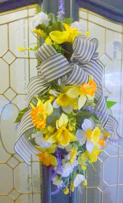 Daffodil Door Swag