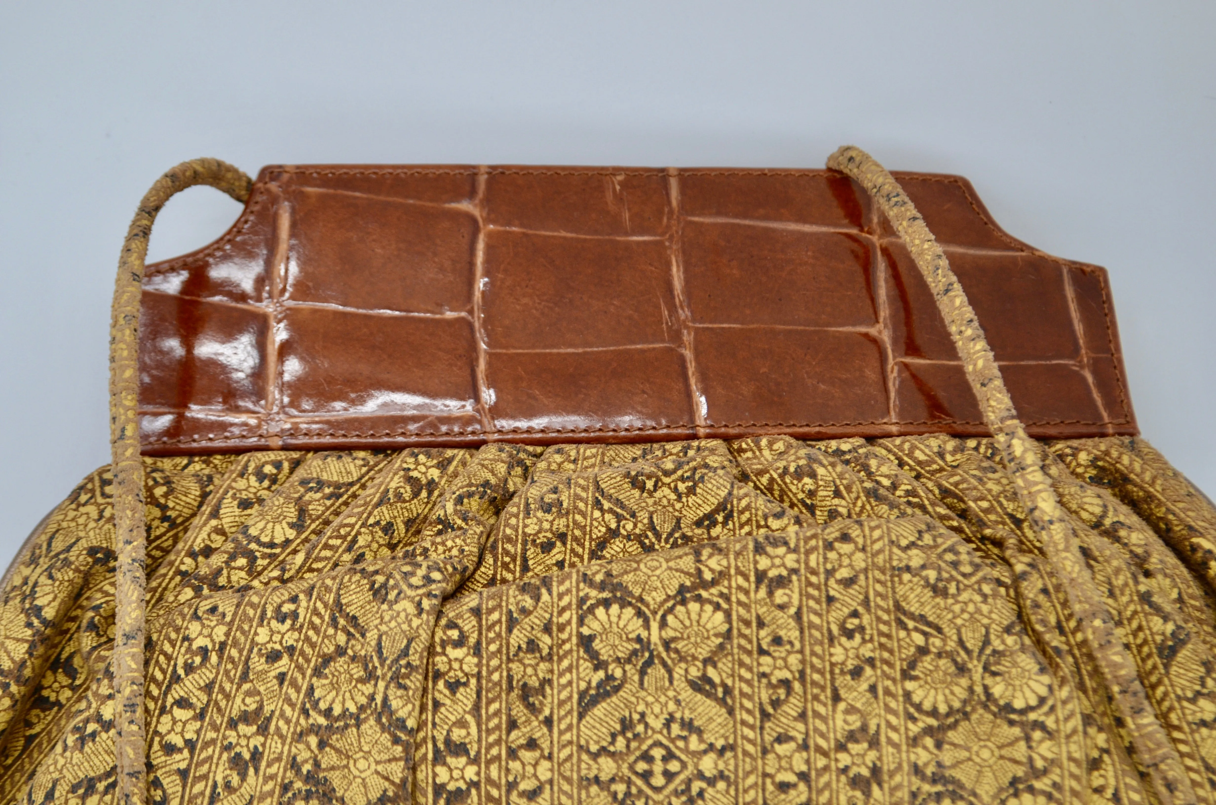 Vintage 80’s “BRACCIALINI” Upholstery Fabric Medallion Leather Shoulder Clutch Bag Made in Italy