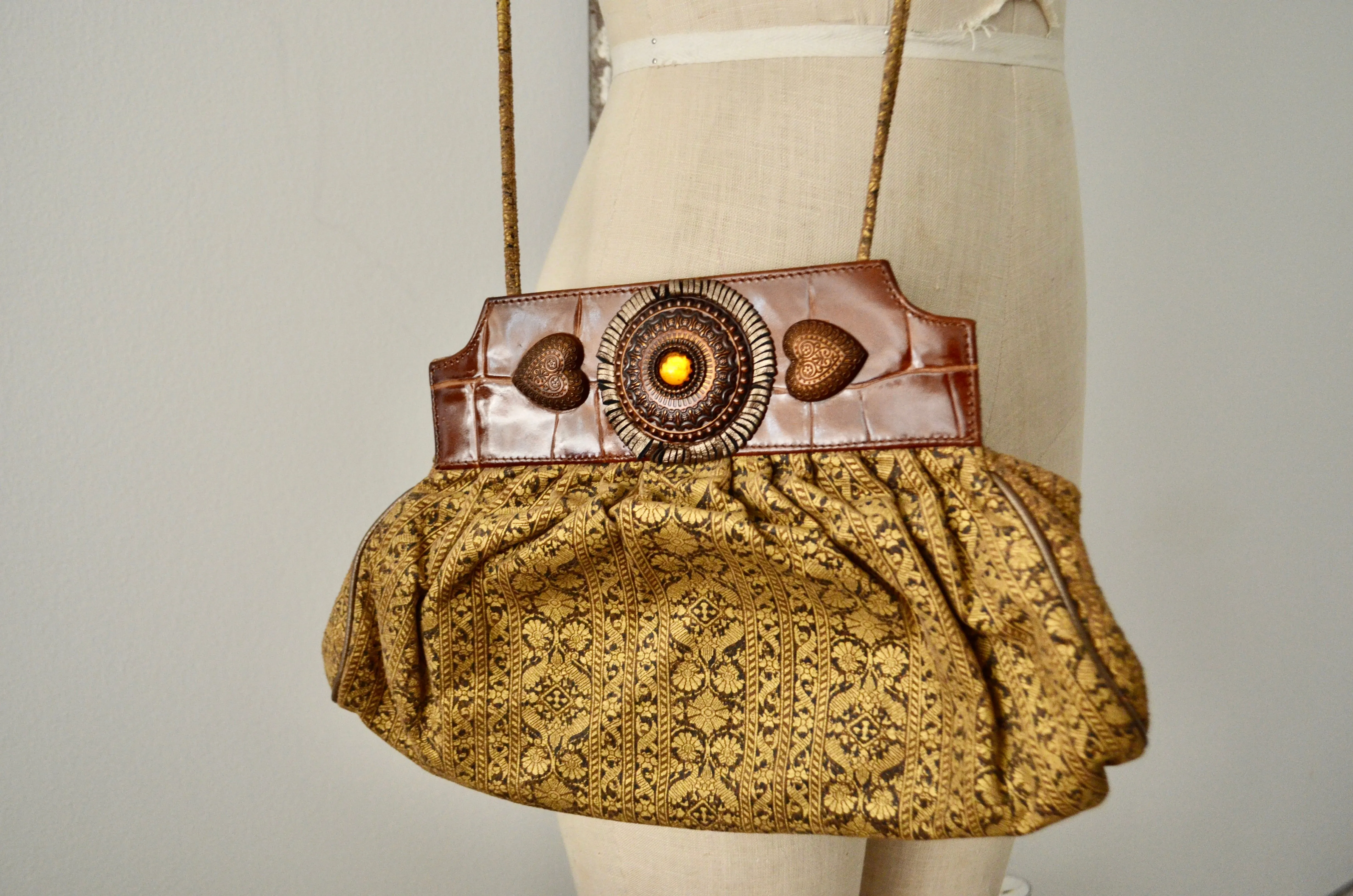 Vintage 80’s “BRACCIALINI” Upholstery Fabric Medallion Leather Shoulder Clutch Bag Made in Italy
